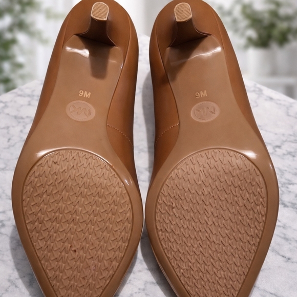 Michael Kors Elegant Brown Women's Heels - Picture 3 of 3